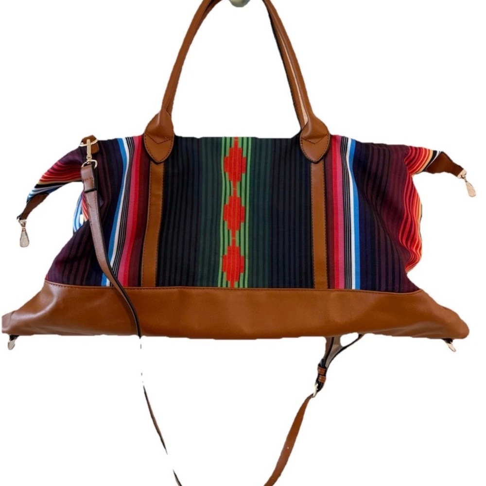 Versona Aztec Duffle Bag With Handles And Removable Strap